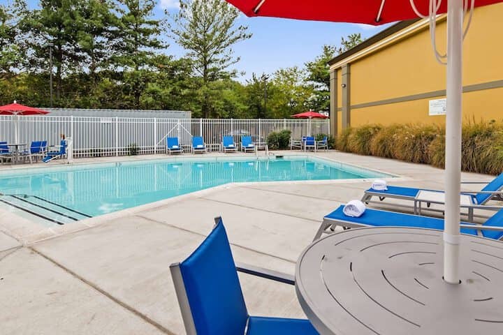 Pool 15 of 22
