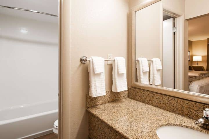 Room 11 of 22